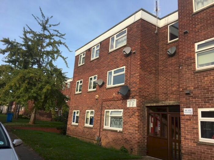 2 Bedroom Flat To Rent In Alexandra Street, Kettering, NN16