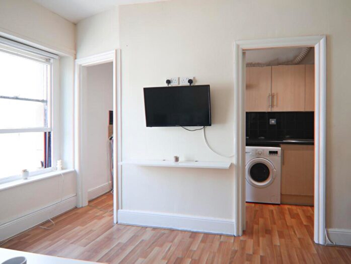1 Bedroom Flat To Rent In Russell Street, Lancaster, LA1
