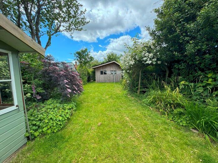 2 Bedroom House To Rent In Character Cottage In Stoborough, BH20