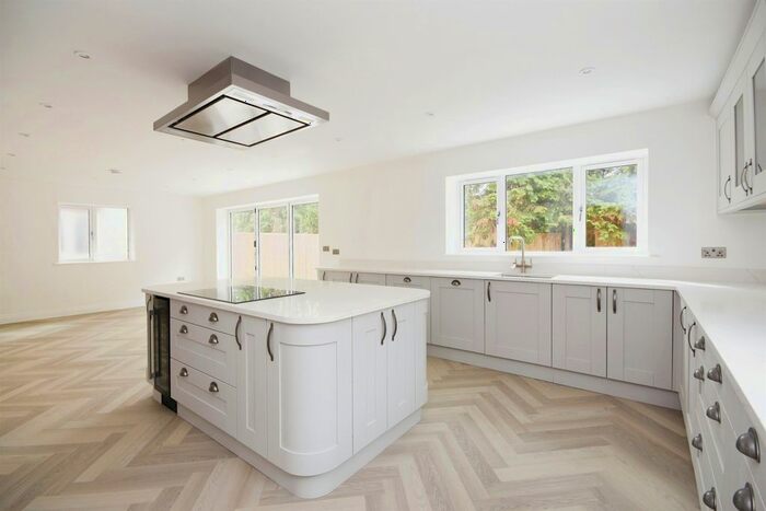 4 Bedroom Detached House For Sale In Nags Mews, Nags Head Lane, Brentwood, CM14