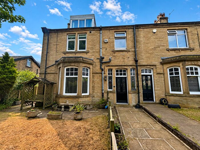 5 Bedroom End Of Terrace House For Sale In Pasture Lane, Clayton, Bradford, BD14