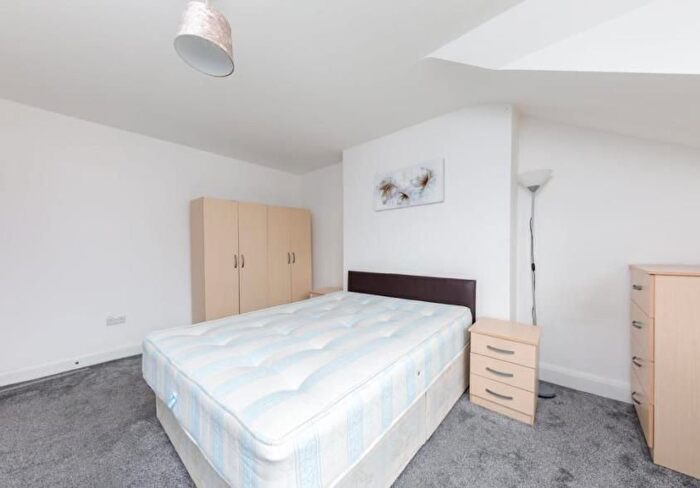 2 Bedroom Flat To Rent In Brondesbury Villas, London, NW6