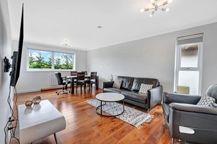 2 Bedroom Property To Rent In Argyle Road, London, W13