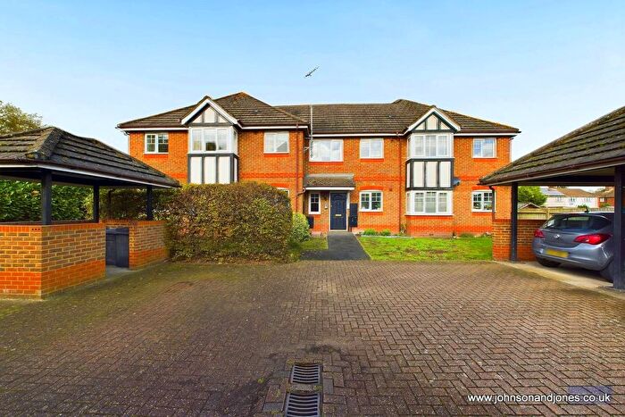 2 Bedroom Flat To Rent In Twynersh Avenue, Chertsey, KT16