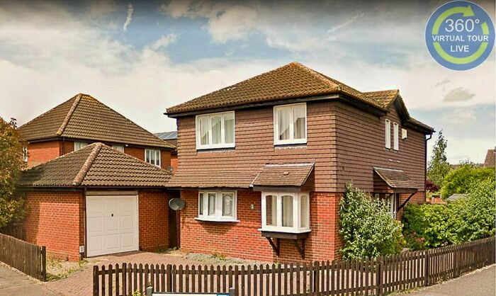 4 Bedroom Detached House To Rent In Warden Abbey, Bedford, MK41