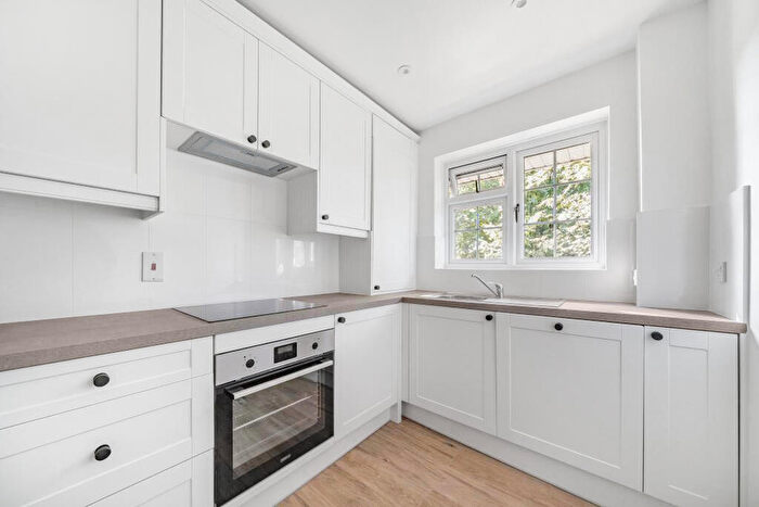 2 Bedroom Apartment To Rent In West Road, Maidenhead, Berkshire, SL6