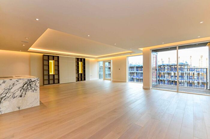 3 Bedroom Flat To Rent In Park Street, Chelsea Creek, London, SW6