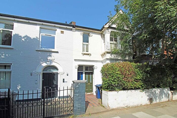 2 Bedroom Flat To Rent In Bollo Bridge Road, Acton, W3