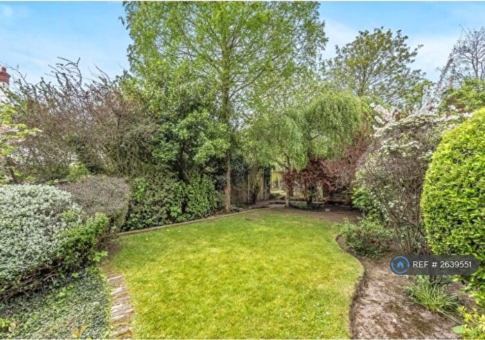 1 Bedroom Flat To Rent In Creighton Avenue, London, N10