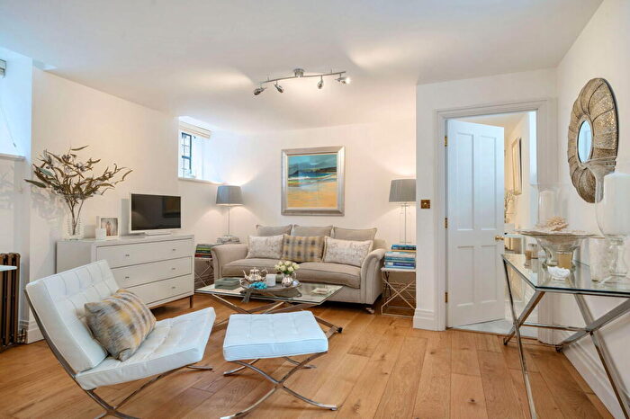 1 Bedroom Apartment For Sale In King Edward Vii Apartments, Midhurst, West Sussex, GU29