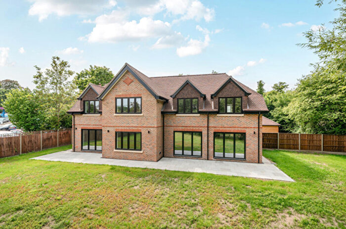 5 Bedroom Detached House For Sale In Guildford Road, Mayford, Woking, Surrey, GU22