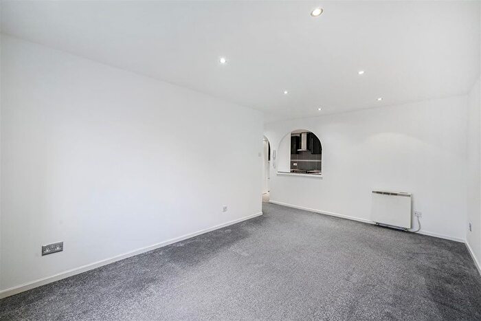 1 Bedroom Flat For Sale In Meridian Court, Cumberland Place, London, SE6