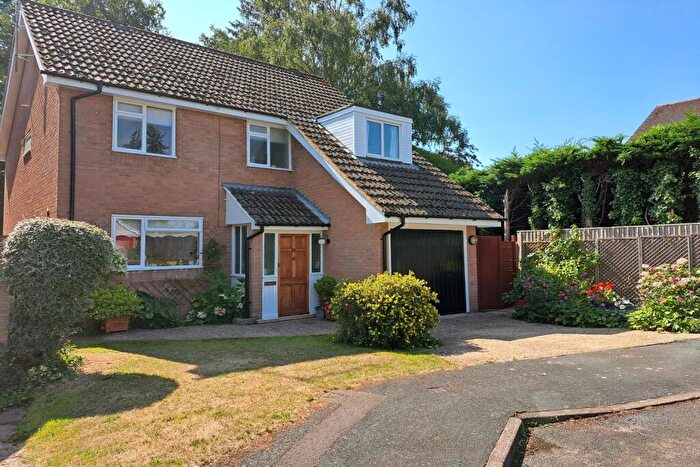 4 Bedroom Detached House For Sale In Harwood Road, Marlow, SL7