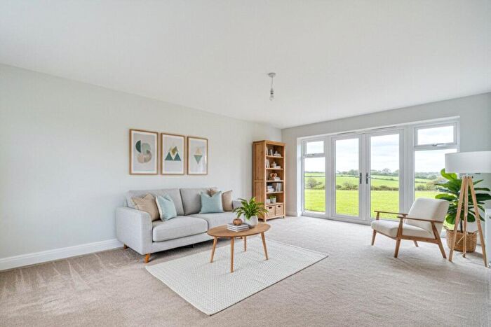 5 Bedroom Detached House For Sale In Shepherds Ridge, Mortimer Common, Reading, Berkshire, RG7