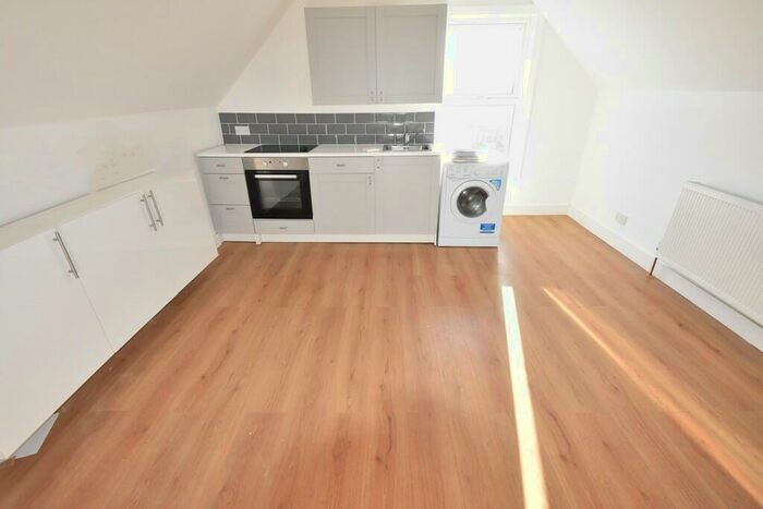 3 Bedroom Flat To Rent In Drayton Road, Portsmouth, PO2