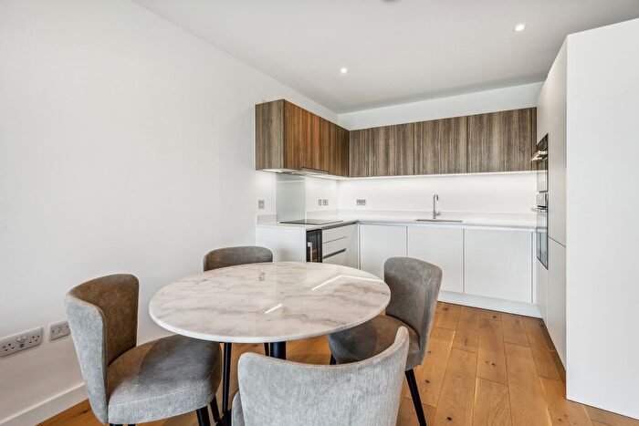 1 Bedroom Flat To Rent In Twickenham Gateway, London Road, Twickenham, TW1