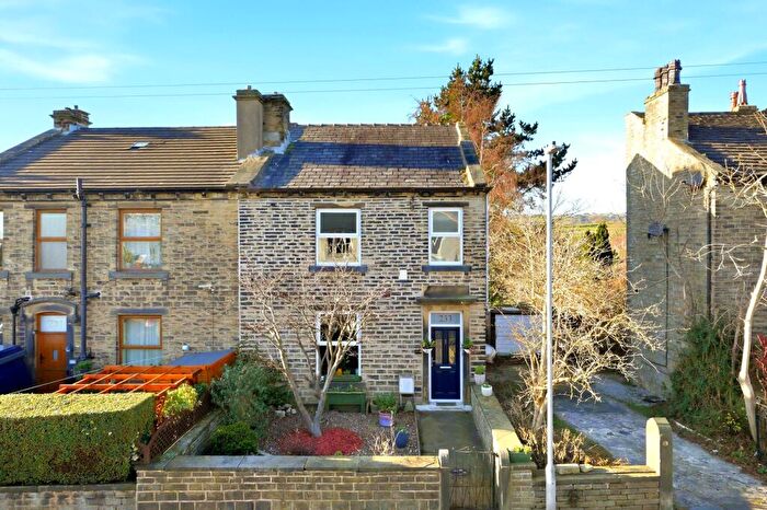 3 Bedroom Semi Detached House For Sale In Quarmby Road, Huddersfield, HD3