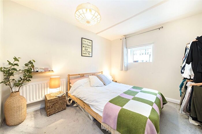1 Bedroom Flat For Sale In Lewisham Way, New Cross, SE14