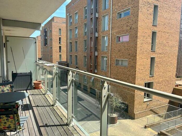 1 Bedroom Apartment To Rent In Kidwells Close, Maidenhead, SL6