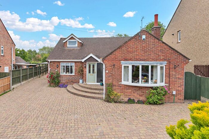 3 Bedroom Detached Bungalow For Sale In New Road, Bromham, MK43