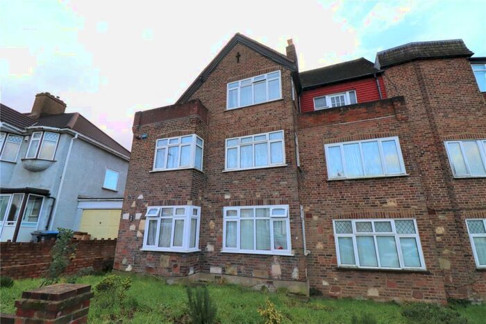 2 Bedroom Apartment To Rent In Rochester Court, Wakemans Hill Avenue, NW9