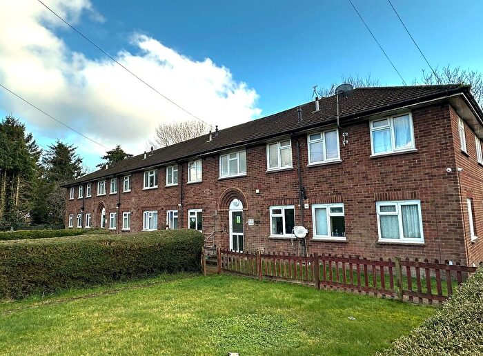 2 Bedroom Flat To Rent In Hillcrest, Great Chart, Ashford, TN23