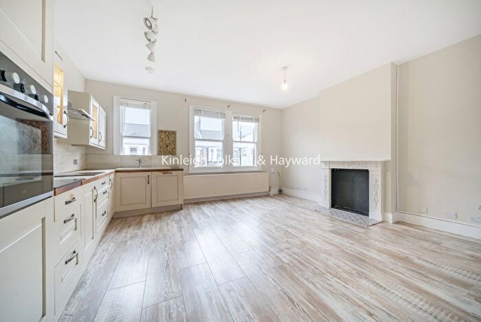 2 Bedroom Flat To Rent In Kingston Road, London, SW20