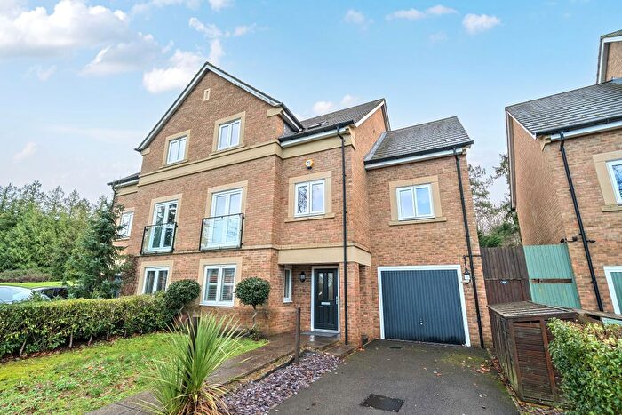 5 Bedroom Semi Detached House For Sale In Richmond Crescent, Epsom, KT19