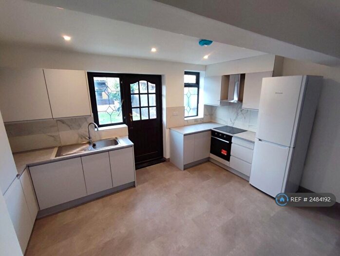 2 Bedroom End Of Terrace House To Rent In Goresbrook Road, Dagenham, RM9