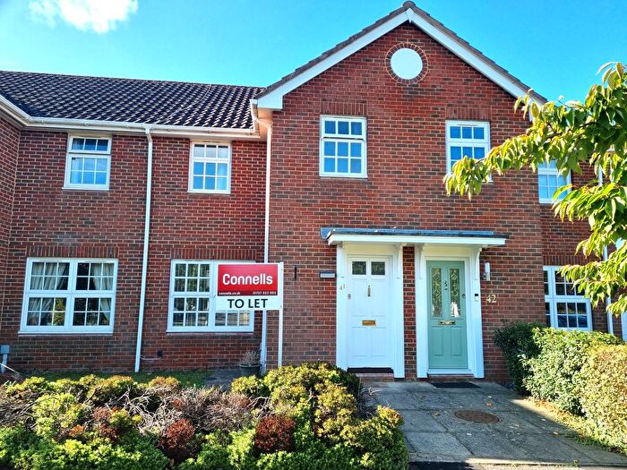 3 Bedroom Property To Rent In Longcroft Gardens, Welwyn Garden City, AL8