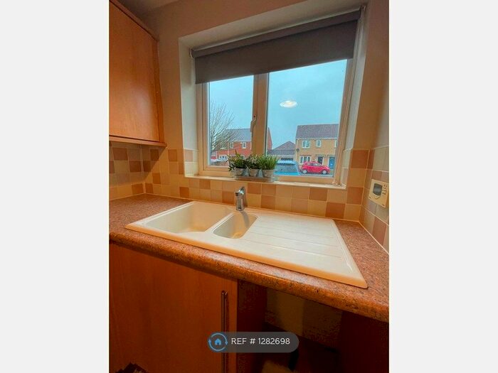 3 Bedroom Semi-Detached House To Rent In Redwood Close, Darlington DL1