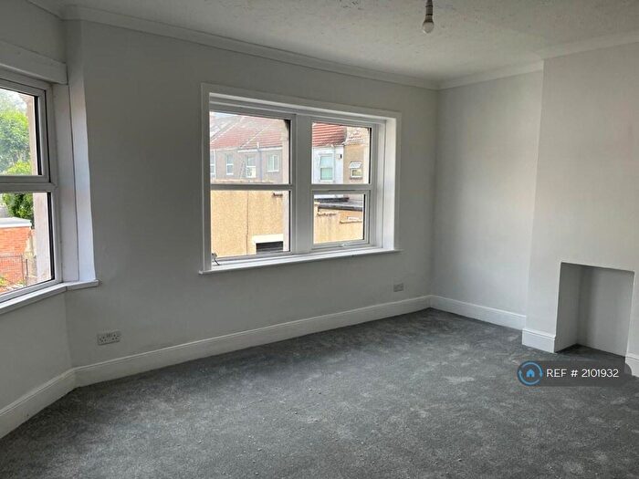 3 Bedroom Semi-Detached House To Rent In Avonvale Road, Bristol, BS5