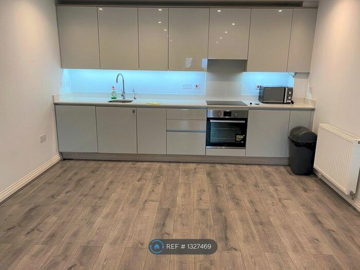 1 Bedroom Flat To Rent In Daneshill House, Uxbridge UB8