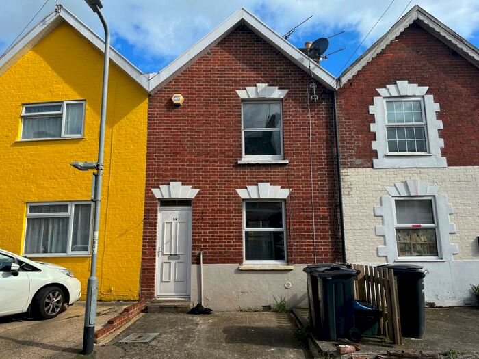 2 Bedroom House To Rent In Eastland Road, Yeovil, BA21