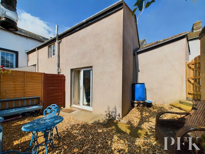 2 Bedroom Cottage For Sale In Garden Lane, Allonby, Maryport, CA15
