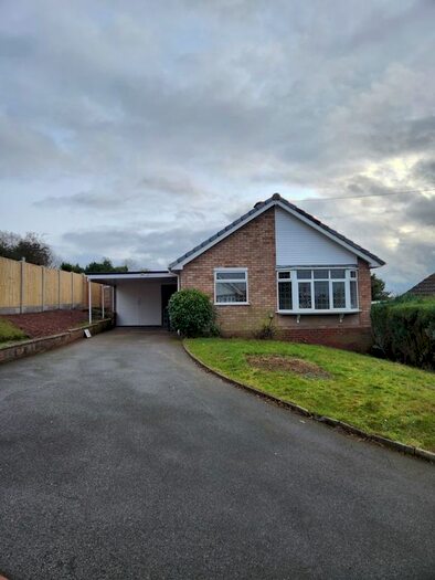 2 Bedroom Detached Bungalow To Rent In Sandhurst Grove, Wordsley, Stourbridge, DY8