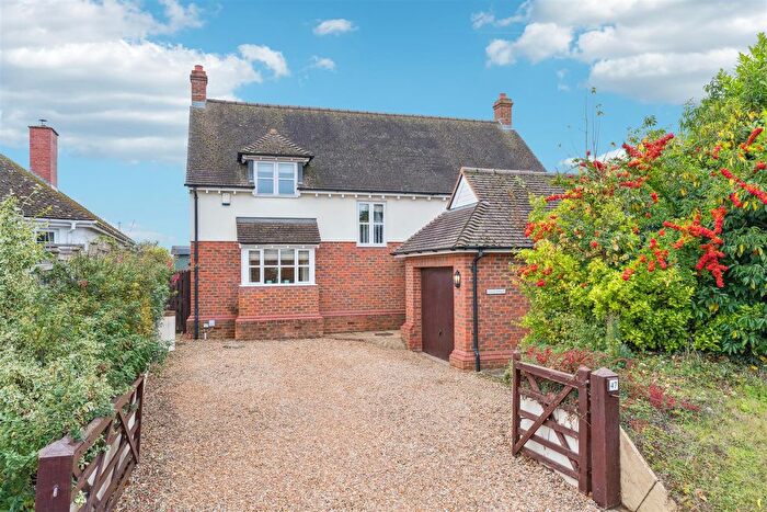 4 Bedroom Detached House For Sale In High Street, Nash, MK17