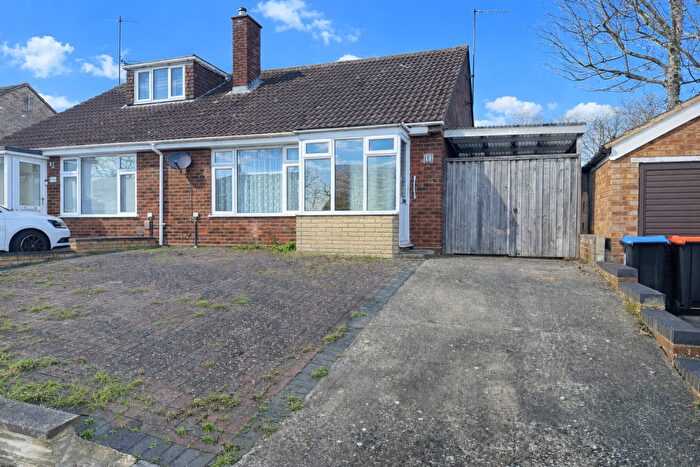 2 Bedroom Bungalow For Sale In Tennyson Grove, Milton Keynes, MK3