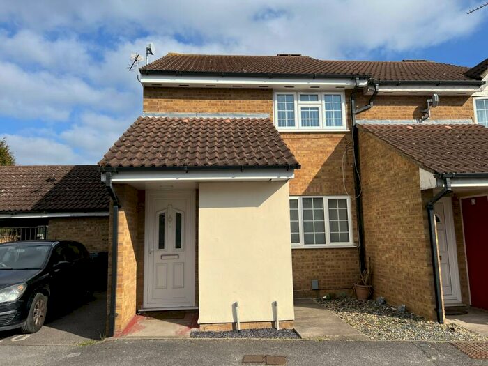 1 Bedroom Maisonette To Rent In Malham Close, Luton, LU4