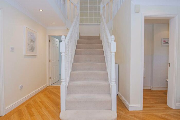5 Bedroom Detached House For Sale In Bates Close, Market Harborough, LE16