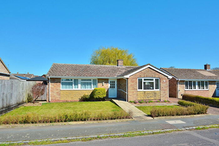 3 Bedroom Detached Bungalow For Sale In Fairfax Road, Chalgrove, OX44