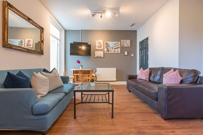 6 Bedroom Terraced House To Rent In Edmund Road, Portsmouth, PO4