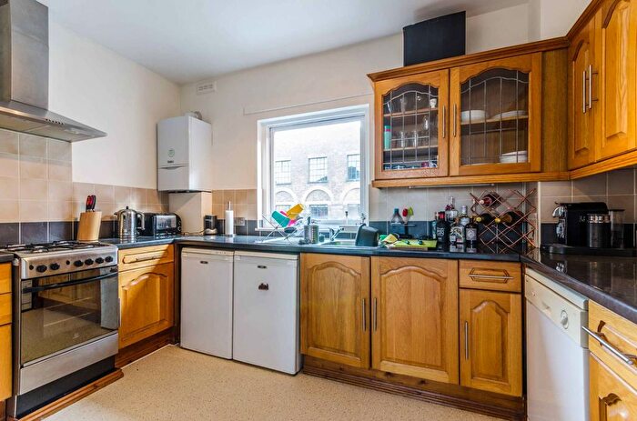 1 Bedroom Flat To Rent In Wharf Road, Islington, London, N1