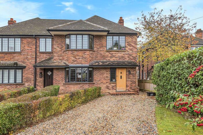 4 Bedroom Semi-Detached House To Rent In Taplow, Maidenhead, SL6