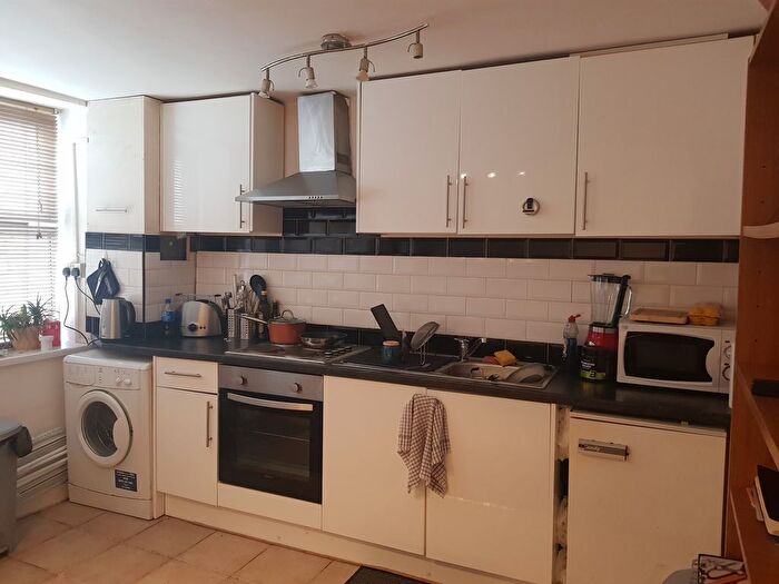 1 Bedroom Flat To Rent In Cathays Terrace, Cardiff, CF24