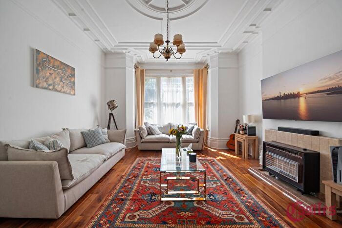 1 Bedroom Flat To Rent In Avenue Road, Highgate, N6