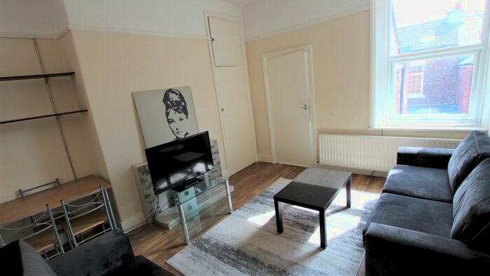 4 Bedroom Flat To Rent In Clayton Road, Jesmond, Newcastle Upon Tyne, NE2