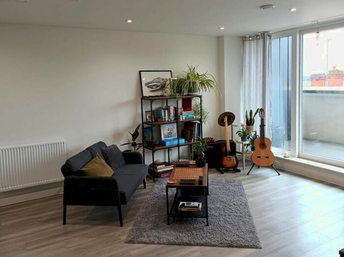 1 Bedroom Flat To Rent In Exchange Street, Aylesbury, HP20