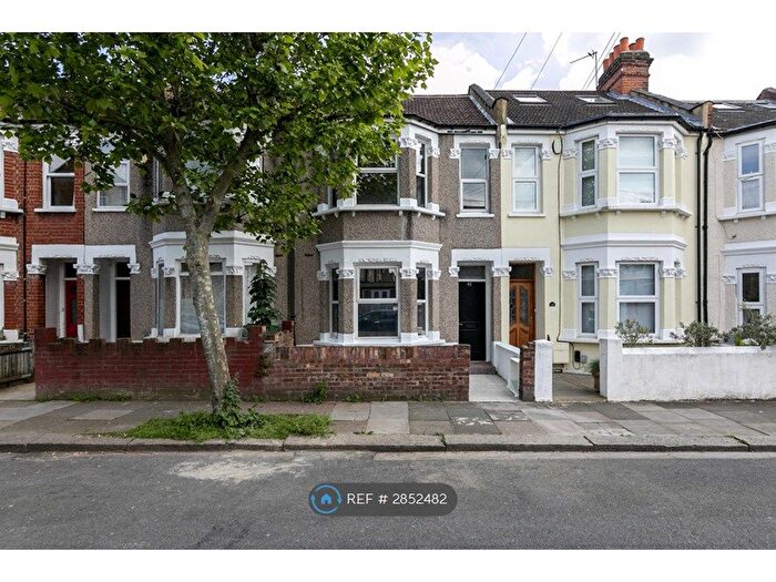 4 Bedroom Terraced House To Rent In Fallsbrook Road, London, SW16