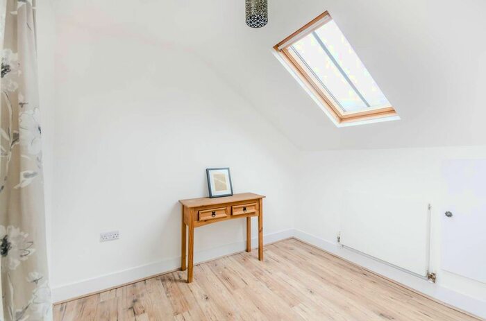 2 Bedroom Maisonette To Rent In Dawes Road, Fulham Broadway, London, SW6